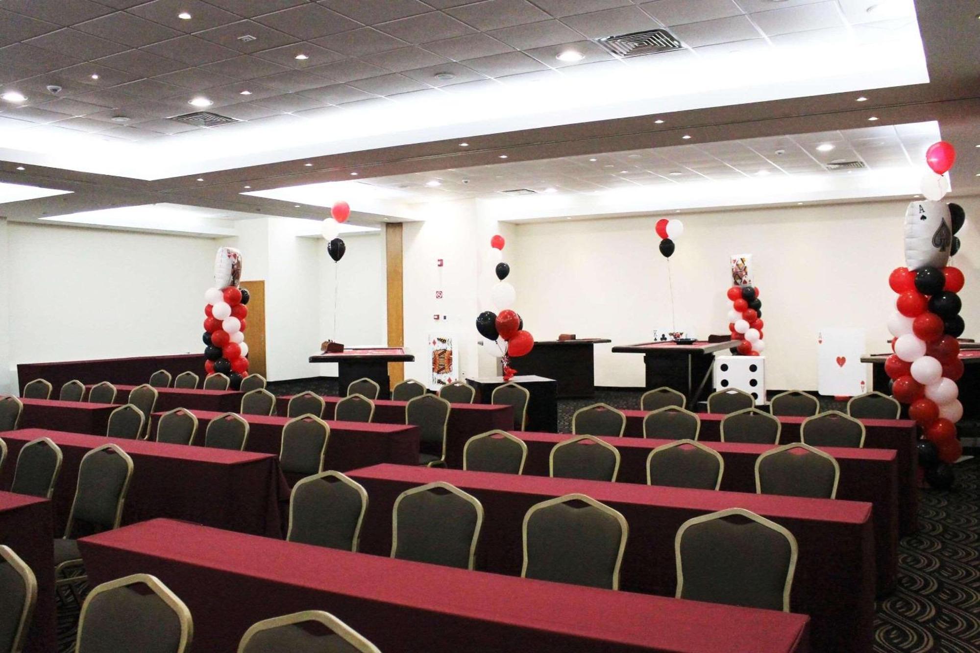 Radisson Poliforum Plaza Hotel León Buitenkant foto